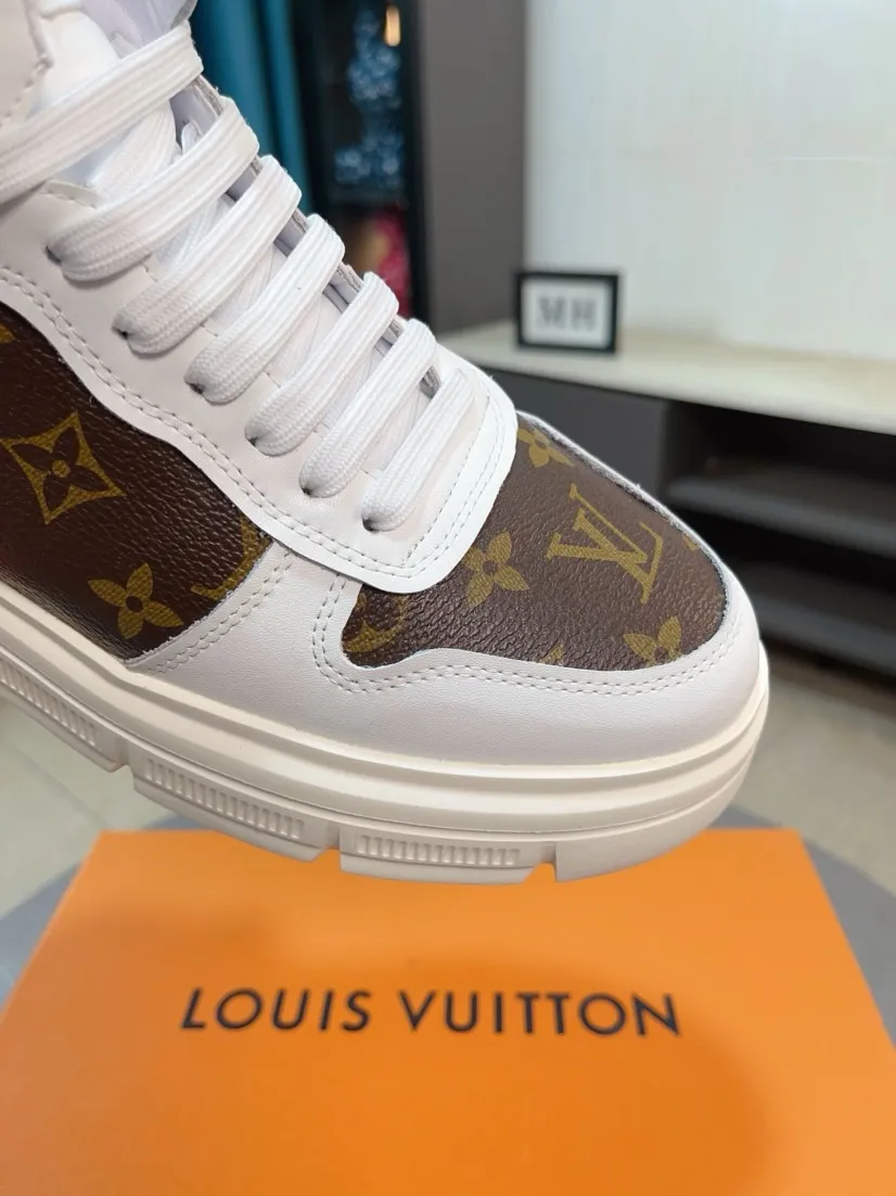 Men's shoes 💰440🌹🌹GUCCI [Gucci] New high-top men's shoes, a high-end brand, the latest fashionable casual men's shoes, trendy and versatile, relaxed and sporty style, uppers imported from Italy, first-layer cowhide, genuine leather lining, and ultra-fine workmanship. Original personalized fashionable rubber wear-resistant outsole, light and comfortable on the foot, size 38-44